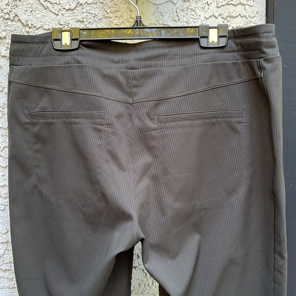 LOLE casual pants size medium - Picture 4 of 4
